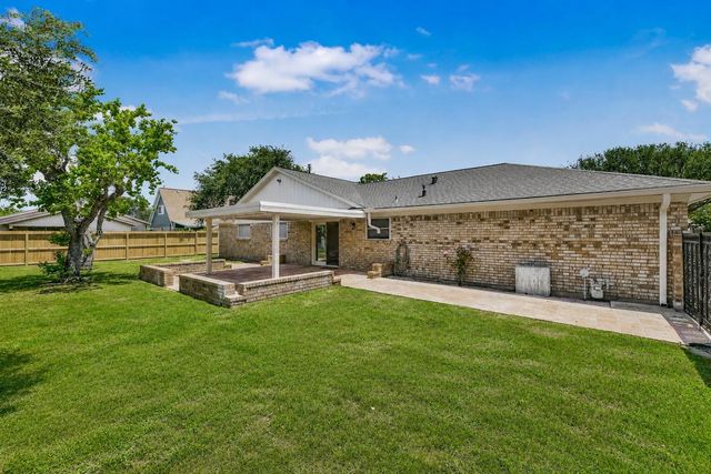 22 Cozumel Circle, Galveston, TX 77554