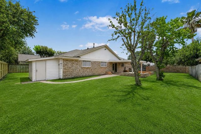 22 Cozumel Circle, Galveston, TX 77554