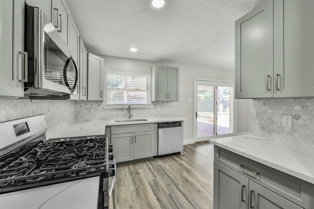 22 Cozumel Circle, Galveston, TX 77554