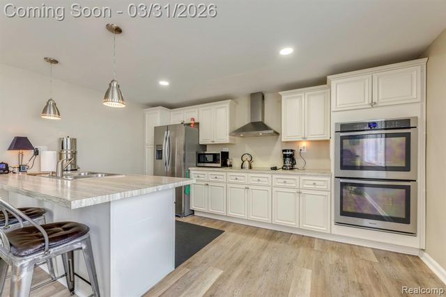 3264 Lake Drive, Fort Gratiot, MI 48059