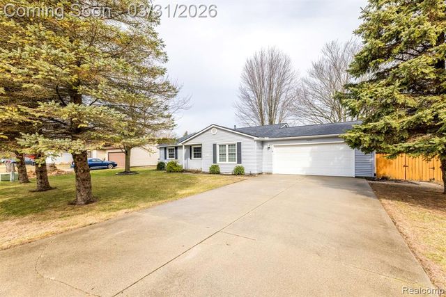 3264 Lake Drive, Fort Gratiot, MI 48059