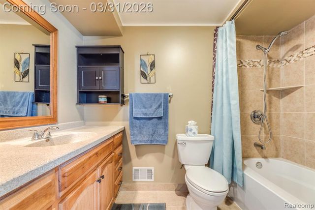 3264 Lake Drive, Fort Gratiot, MI 48059