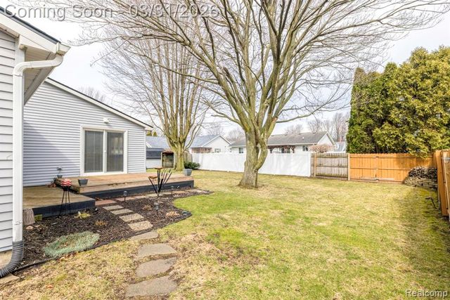 3264 Lake Drive, Fort Gratiot, MI 48059