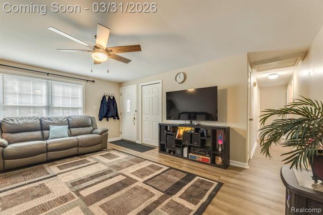 3264 Lake Drive, Fort Gratiot, MI 48059