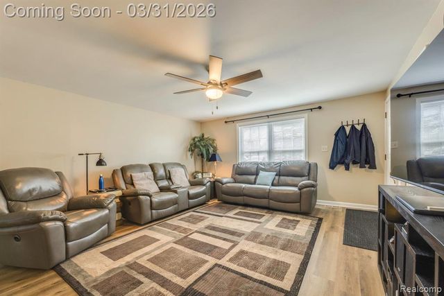 3264 Lake Drive, Fort Gratiot, MI 48059