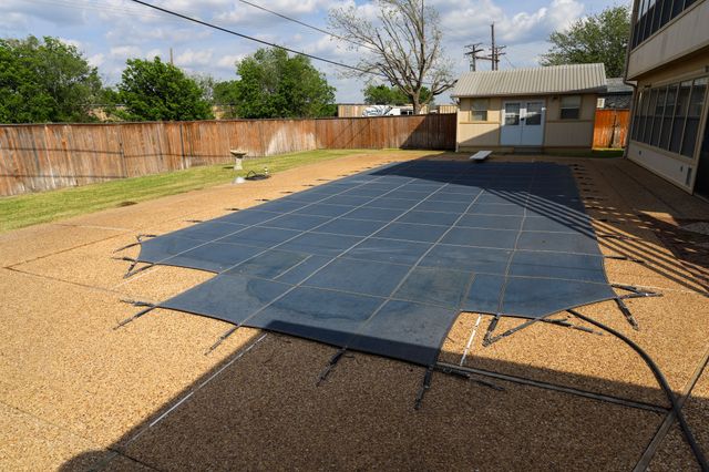 303 David Davis Drive, Mcgregor, TX 76657