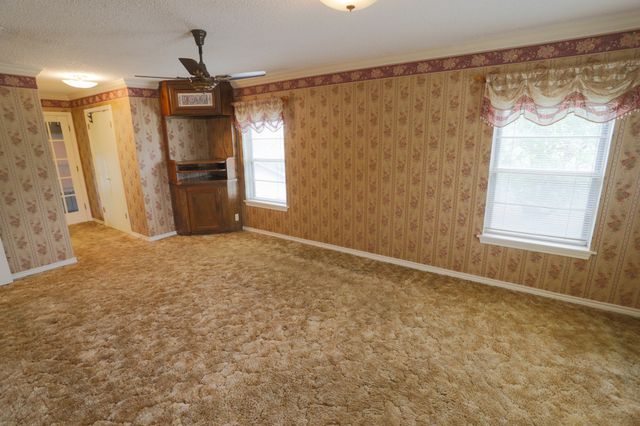 303 David Davis Drive, Mcgregor, TX 76657