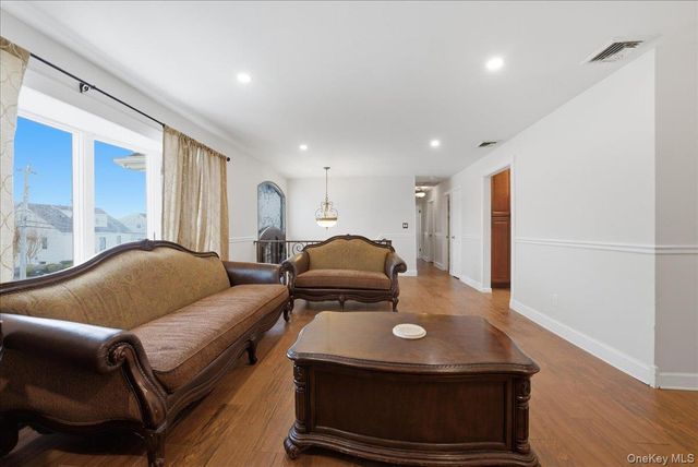 101 Jetmore Place, Massapequa, NY 11758