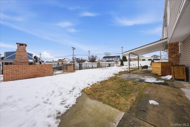 101 Jetmore Place, Massapequa, NY 11758