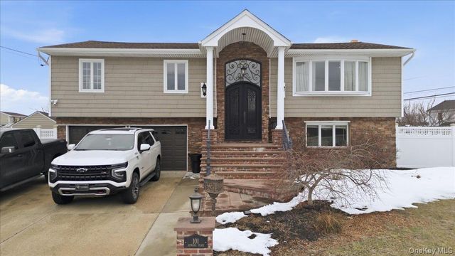 101 Jetmore Place, Massapequa, NY 11758