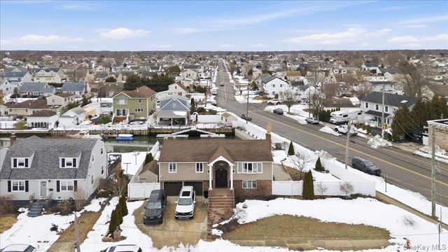 101 Jetmore Place, Massapequa, NY 11758