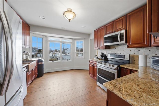 101 Jetmore Place, Massapequa, NY 11758