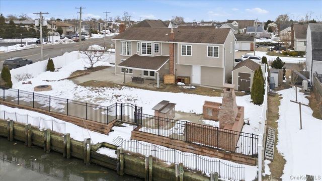 101 Jetmore Place, Massapequa, NY 11758