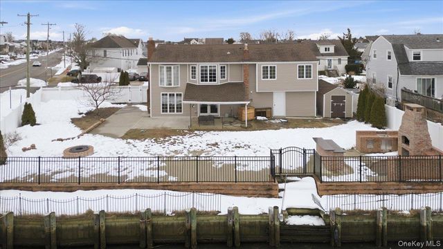 101 Jetmore Place, Massapequa, NY 11758