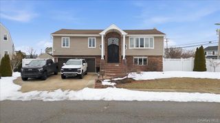 101 Jetmore Place, Massapequa, NY 11758