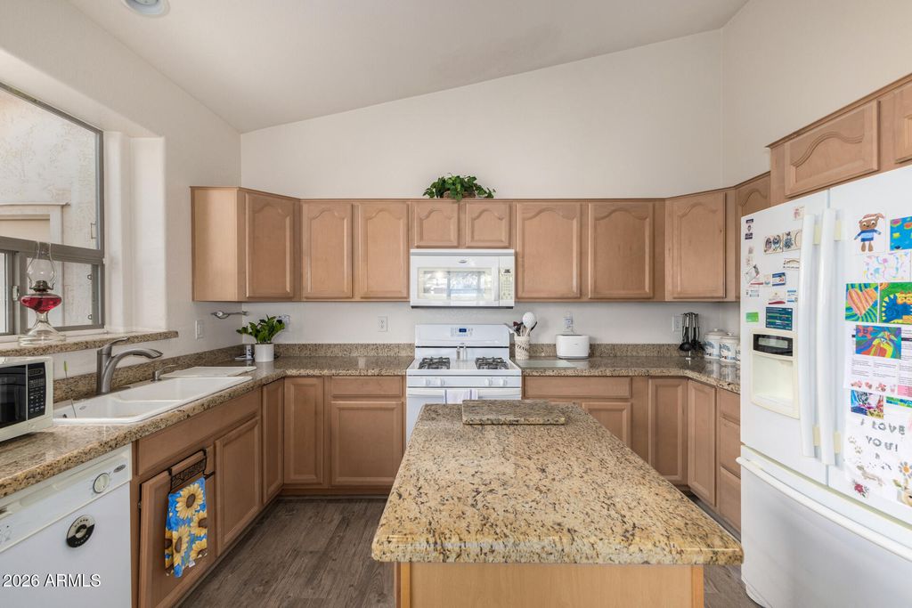 18186 W CONTINENTAL Parkway, Surprise, AZ 85374 — photo 5