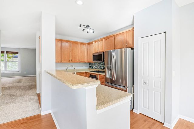 905 Indigo Court, Hanover Park, IL 60133
