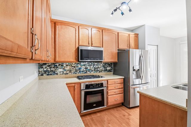 905 Indigo Court, Hanover Park, IL 60133