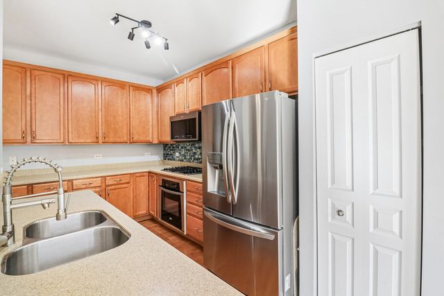 905 Indigo Court, Hanover Park, IL 60133