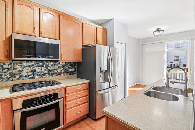 905 Indigo Court, Hanover Park, IL 60133