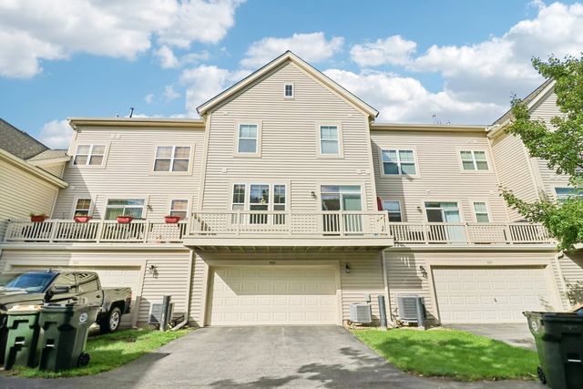 905 Indigo Court, Hanover Park, IL 60133