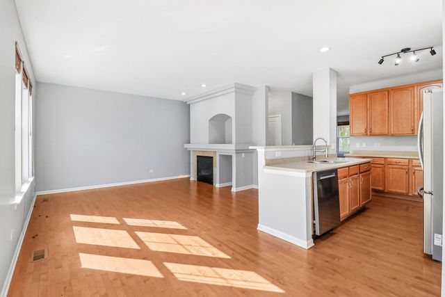 905 Indigo Court, Hanover Park, IL 60133