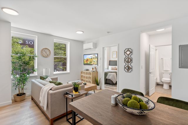 1650 W Roscoe Street 207, Chicago, IL 60657