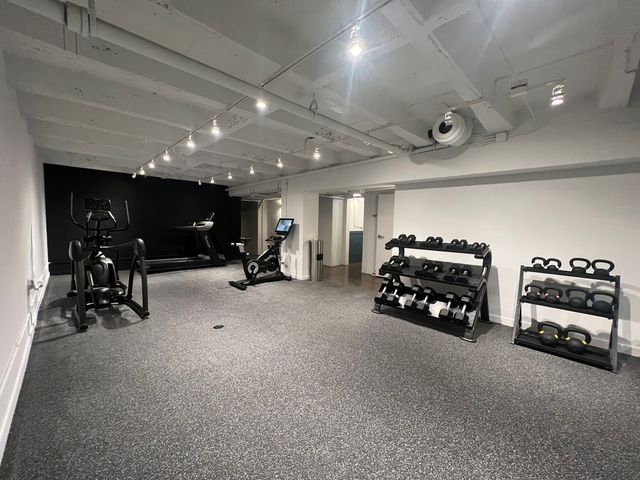 1650 W Roscoe Street 207, Chicago, IL 60657