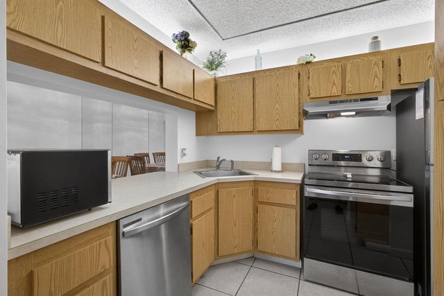 812 Sky Pine Way G1, Greenacres, FL 33415
