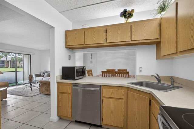 812 Sky Pine Way G1, Greenacres, FL 33415