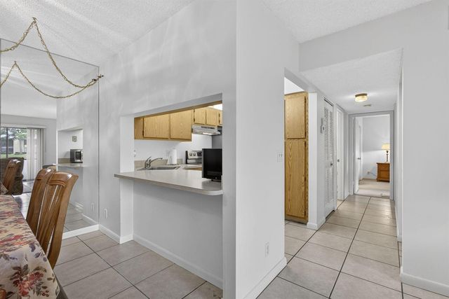 812 Sky Pine Way G1, Greenacres, FL 33415