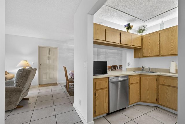 812 Sky Pine Way G1, Greenacres, FL 33415