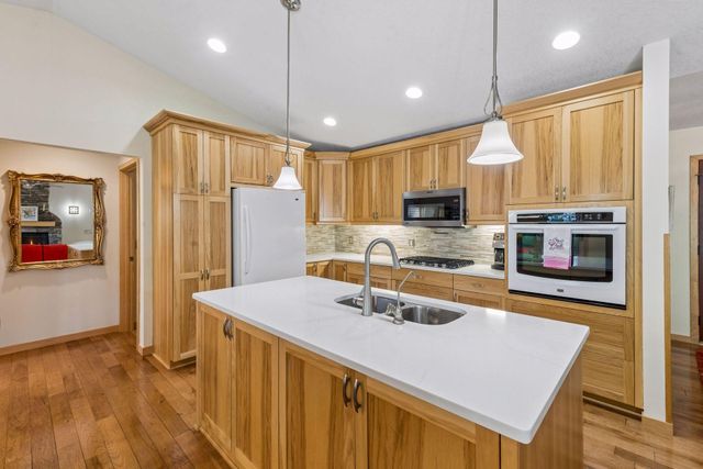 2215 Greenfield Drive E, Northfield, MN 55057