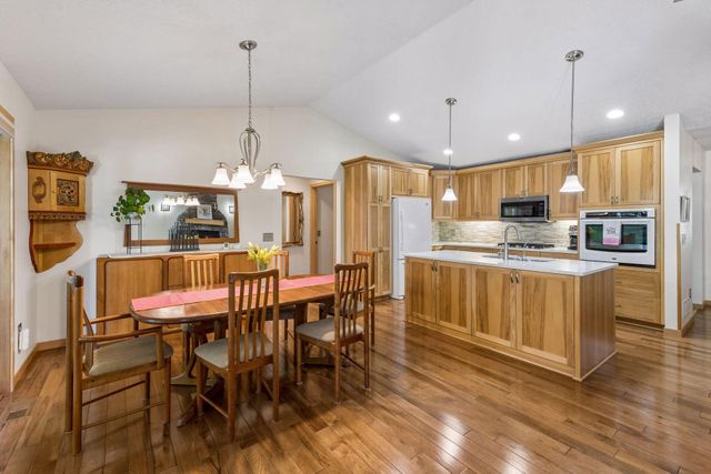 2215 Greenfield Drive E, Northfield, MN 55057