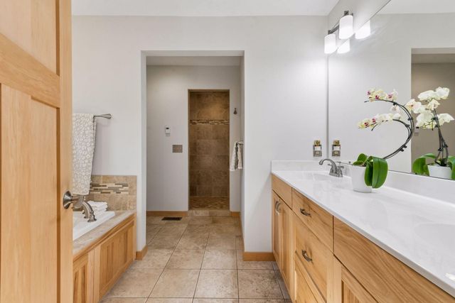 2215 Greenfield Drive E, Northfield, MN 55057