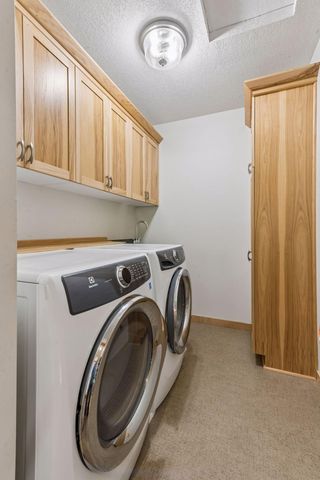 2215 Greenfield Drive E, Northfield, MN 55057