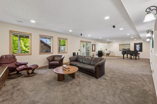 2215 Greenfield Drive E, Northfield, MN 55057