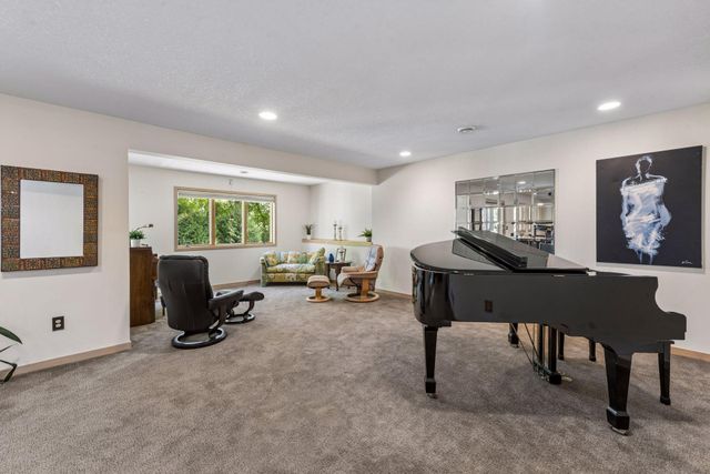 2215 Greenfield Drive E, Northfield, MN 55057