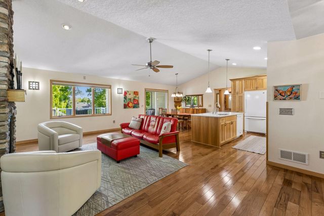 2215 Greenfield Drive E, Northfield, MN 55057