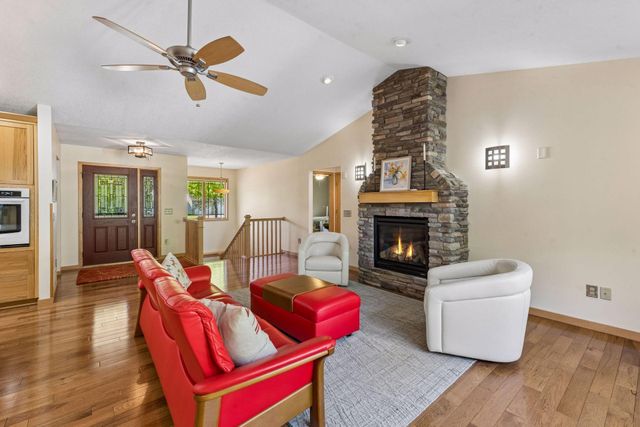 2215 Greenfield Drive E, Northfield, MN 55057