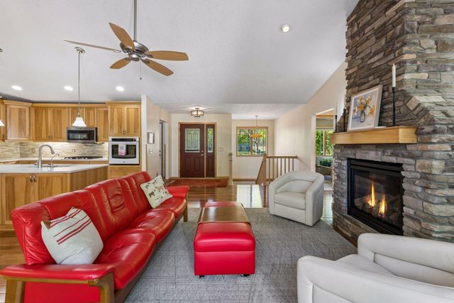 2215 Greenfield Drive E, Northfield, MN 55057