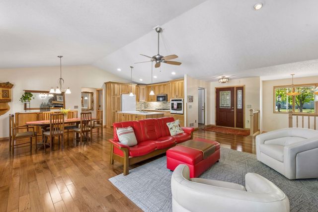 2215 Greenfield Drive E, Northfield, MN 55057