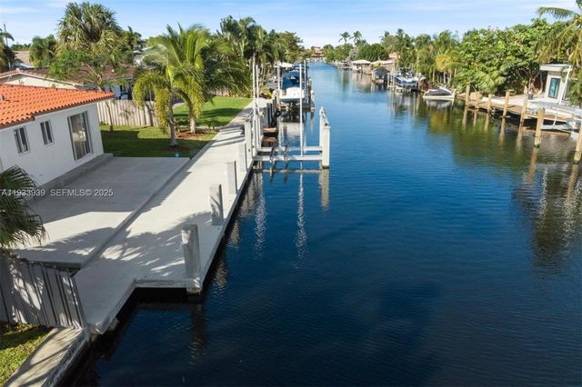 2156 NE 18th Ave, Wilton Manors, FL 33305