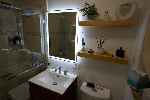 2156 NE 18th Ave, Wilton Manors, FL 33305