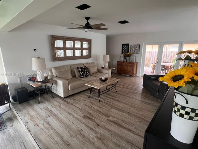 2156 NE 18th Ave, Wilton Manors, FL 33305