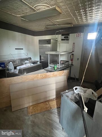 3121 E MONUMENT ST, Baltimore, MD 21205