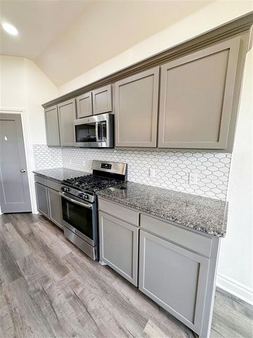 7910 SW Powell Court, Lawton, OK 73505