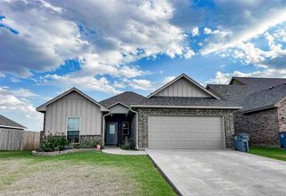 7910 SW Powell Court, Lawton, OK 73505
