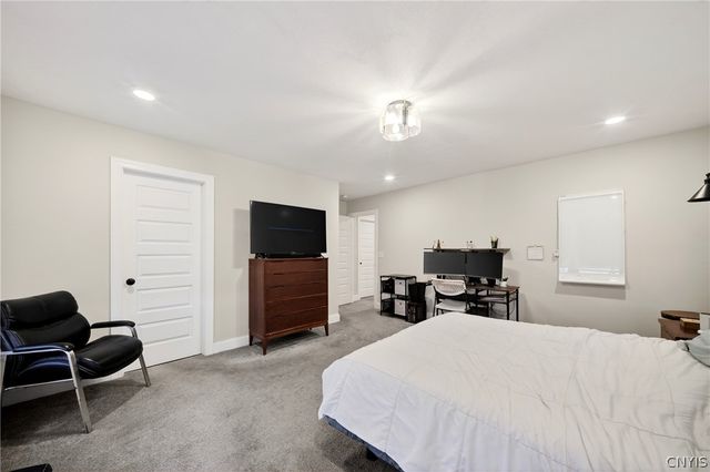 8799 Dell Center Drive, Clay, NY 13090