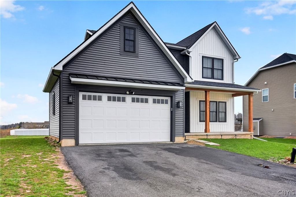 8799 Dell Center Drive, Clay, NY 13090